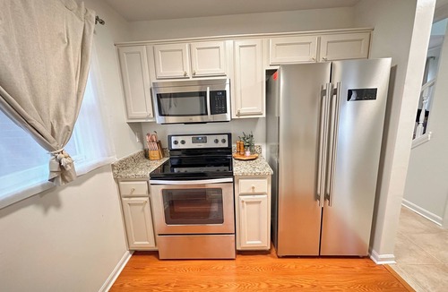 University District House | Boho Hideaway Townhome, 2br/2.5ba Near UofM/Highland Strip