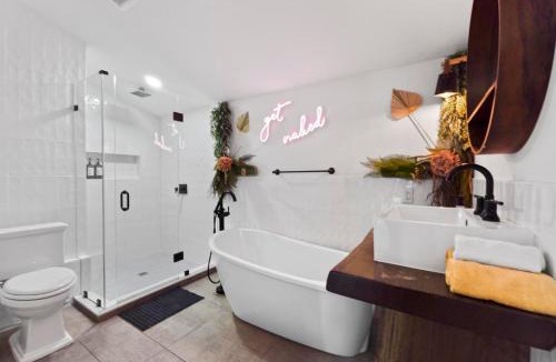 Middle River Terrace Villa | Boho home:near beach/cruise/airport/cruises