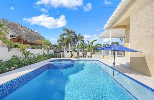 Bonita Springs House | BONITA BEACHFAMILY MANSION 4 BED3.5BATH CUSTOM NEW POOL OUTDOOR KITCHEN BBQ