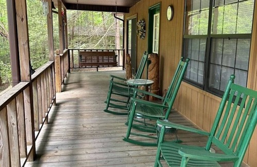 Blairsville Cabin | Bonnie Cabin close to Helton Creek Falls and Blood Mountain