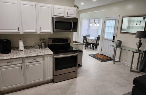 Sharpsburg House | Book and Relax