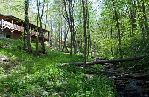 Cataloochee Ranch House | BOOK NOW for your mountain vacation.Creeks,Waterfall,HotTub,Fire Pits,Privacy