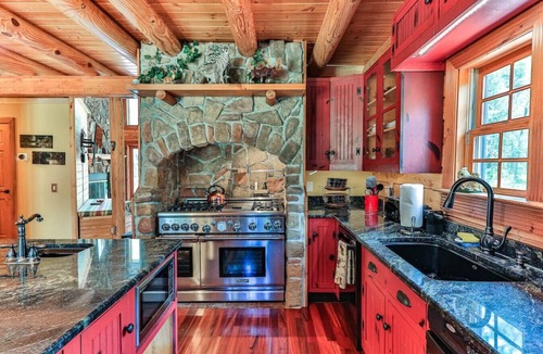 Homosassa Cabin | *Booking Summer* Nature Cabin & Bunkroom-HOT TUB, Grill, Fire Pit