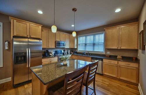 Lake Harmony House | Boulder Bliss - 4bd 3ba minutes from 2 state parks and 2 lakes in the Poconos
