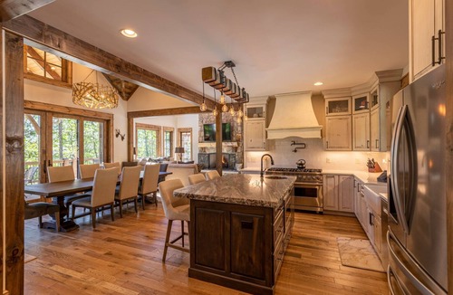 Banner Elk House | Boulder Creek at Eagles Nest - Huge Custom Home - Hot tub - Live Like A King!