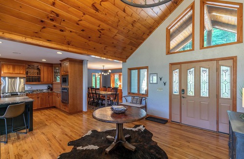 Banner Elk Cabin | Boulder Sky at River Run - Views, hot tub, firepit, pool table, close to Banner Elk & skiing!