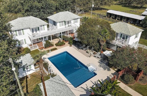 Aiken Apartment | Boutique 1BR Hotel Suite Historic Estate + Pool Access