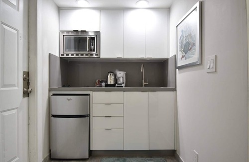 Hollywood Apartment | Boutique beach loft- UNIT # 2