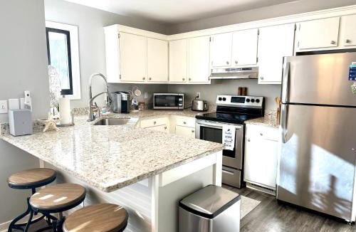 Oak Grove Apartment | Boutique Coastal Retreat