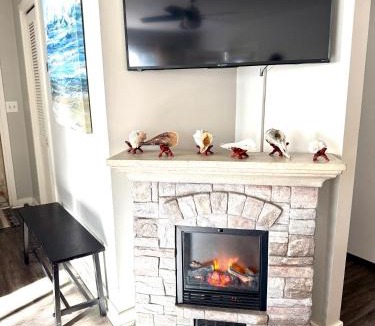 Oak Grove Apartment | Boutique Coastal Retreat