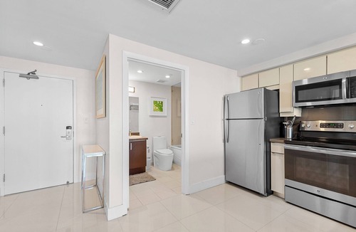 Coconut Grove Apartment | Boutique Coconut Grove Residences by Ilios Rentals