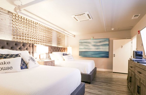 Seneca Apartment | Boutique hotel in historic downtown Seneca Room #3, two Queen beds.