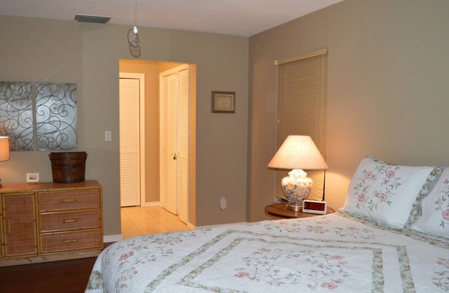 Sanibel House | Bowman's Beach House Rental-5 minute walk to beach