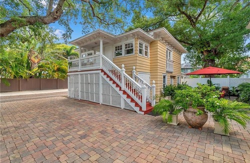 Historic Old Northeast Apartment | Boyce Suite at ONE Inn: King Bed, Kitchenette, Near Downtown & Vinoy Park.