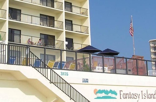 Ormond Beach Apartment | Bracing Outrigger Beach Club, Beach View Suite