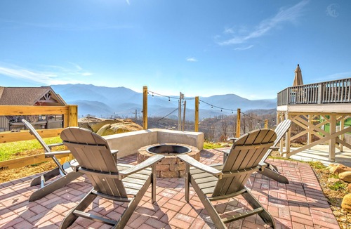 Chalet Village North Ski Chalet | BRADN NEW MountainPrimland#360 VIEW/Luxury Getaway/LARGE DECK&PORCH/GiantTheater