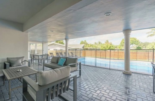 Hollywood Hills House | Brand NEW 5 BedRM/5 BTH POOL HM!