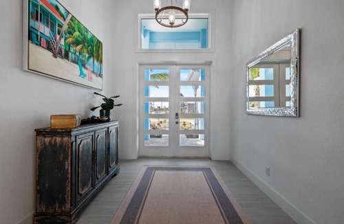 Fort Myers House | BRAND NEW! Direct Sailboat Access, Breathtaking Saltwater Pool - Villa Blue Lagoon - Roelens
