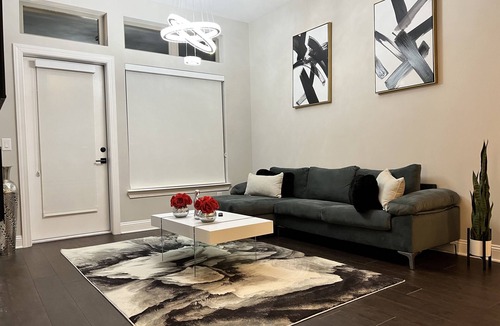 Cumberland Apartment | Brand New Luxury condo getaway