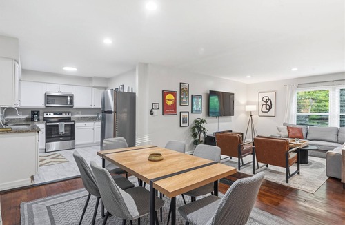 Collier Heights House | Brand new modern Bungalow in Historic Atlanta