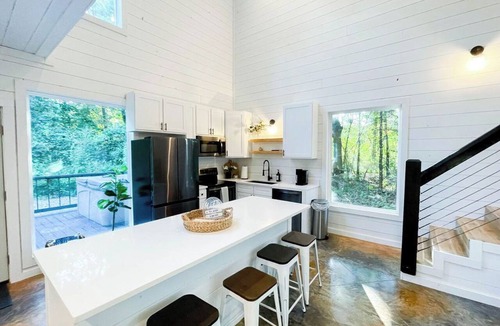 Broken Bow Cabin | BRAND NEW Modern Hideaway in Broken Bow! the RISER