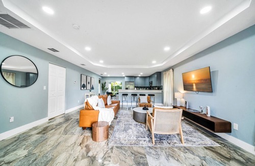 Lantana House | Brand New Modern Villa - Fully Fenced Backyard