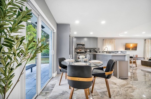 Lantana House | Brand New Modern Villa - Fully Fenced Backyard