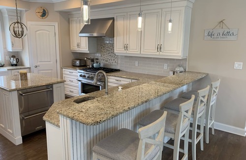 Ship Bottom House | BRAND NEW - Oceanside - 6 BR - Sleeps 15+ - Pool, Hot Tub, Game Room, Elevator