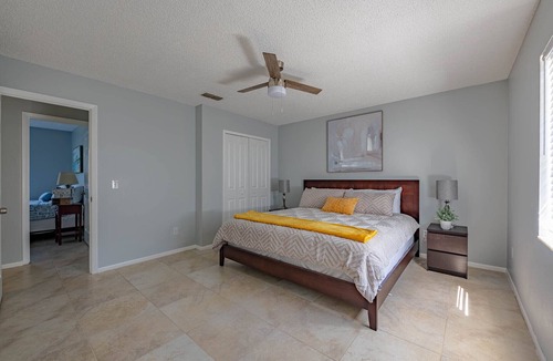 Orlando House | BRAND NEW PAINTED VACATION HOME (Minutes to UCF)