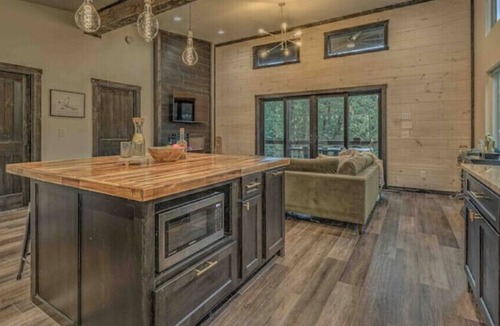 Talking Rock Cabin | Brand New Relaxing Mountain Retreat