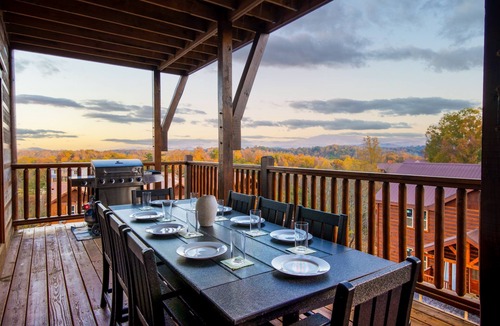 Seymour Cabin | Brand New ~ Smoky Mountain Trailhead ~ Panoramic Views & Indoor Pool