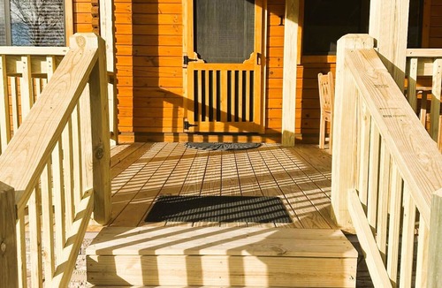 Frank Cabin | Brand New Tiny Home Cabin #2 w/full kitchen, bathroom, 3 bedrooms, wifi, 2 TVs