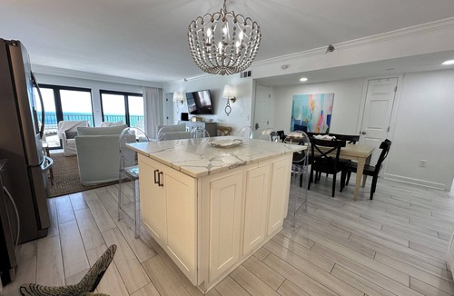 Destin Condo | "Breakers East 1103" 3Bedroom/2 baths -Covered parking Beach setup included