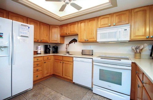 Sanibel House | Breakers West B5 Beach side condo with pool