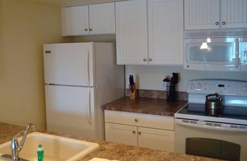 Southend Condo | Breathtaking 2BR Jersey Shore Condo with Pool & Amenities