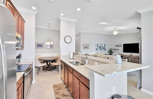 Lakewood Ranch Condo | Breathtaking 3 BR condo with lake views in Lakewood National Golf Club - Shades Of Summer