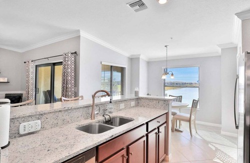 Lakewood Ranch Condo | Breathtaking 3 BR condo with lake views in Lakewood National Golf Club - Shades Of Summer