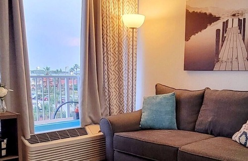 Schulte Park Condo | Breathtaking ocean-front condo
