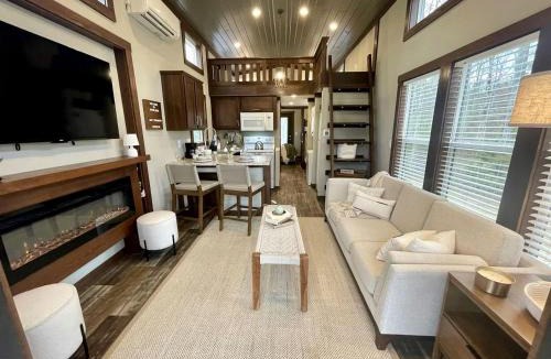 Tracy City House | Breathtaking Tiny House Settled Between Trees in Tracy City, Tennessee