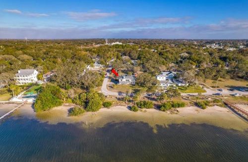 Crystal Beach House | Breathtaking Waterfront Crystal Beach Getaway!