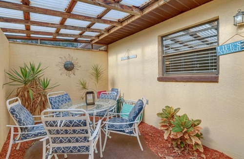 Port Canaveral House | Breezy Cape Canaveral Townhome about 1 Mi to Beach!