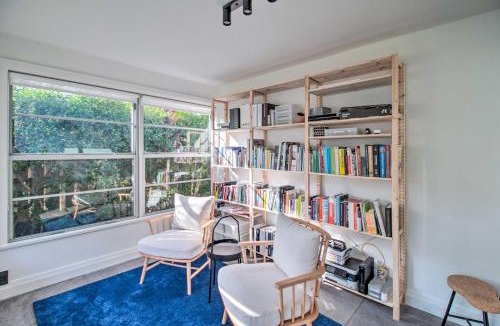 Old Northwood House | Breezy Coastal Retreat with Yard, 3 Mi to Palm Beach