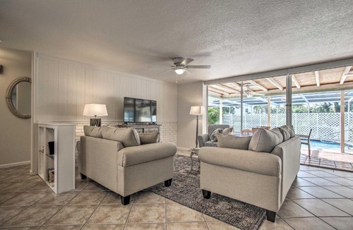 Singer Island House | Breezy Updated Home - Walk to Beach and Restaurants!
