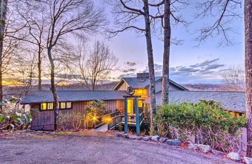 Brevard House | Brevard Home w/Panoramic Lake & Mountain Views!