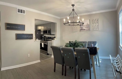 Palmetto Dunes Cottage | Bright 2BR Townhome Pool & Beach Minutes Away