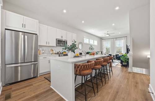 East Side House | Bright 3BR end-unit w/balcony + near Beltline & DT, Sleeps 5