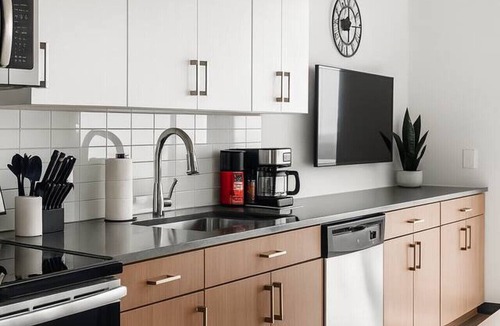 Five Points South Apartment | Bright + Airy Studio | Perfect City Escape 15