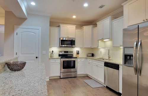 Epworth Acres House | Bright and Beachy Townhome, Sleeps 6