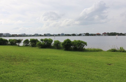 Villa Sabine Condo | Bright and Fun Beach Themed Condo - On Little Sabine Bay