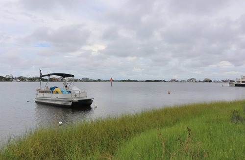 Villa Sabine Condo | Bright and Fun Beach Themed Condo - On Little Sabine Bay